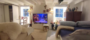 PARIS AUTHENTIC HOUSE studio with green courtyard 12 rue labourse Gentilly 94250